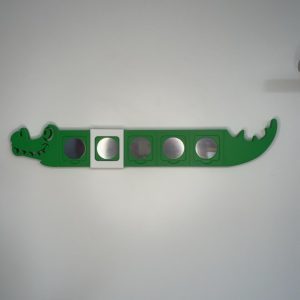 Schiebe - Routineplaner für Kinder im Krokodil Design mit Schiebe-Element von Piktogramm zu Piktogramm – visueller Tagesplan Kinder zur Förderung von Selbstständigkeit und festen Routinen