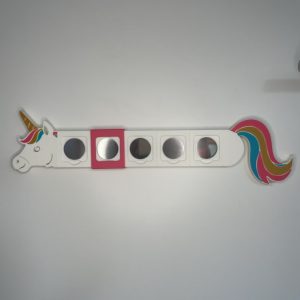 Schiebe - Routineplaner für Kinder im Einhorn Design mit Schiebe-Element von Piktogramm zu Piktogramm – visueller Tagesplan Kinder zur Förderung von Selbstständigkeit und festen Routinen